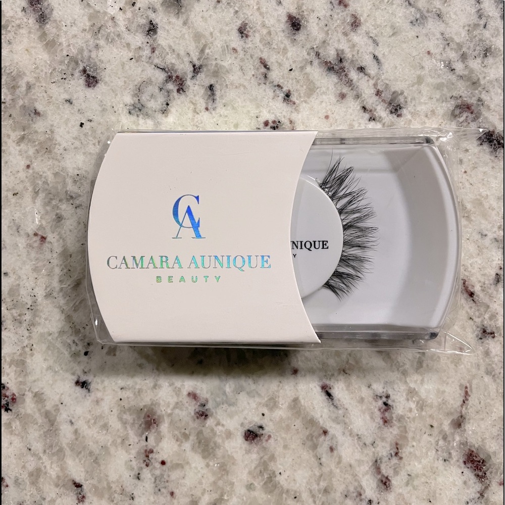 Camara Aunique Beauty| Mary Lash